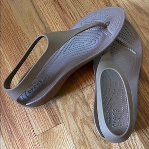 NEW NEVER WORN CROCS SEXI FLIP SANDALS